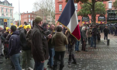 Crise agricole: échauffourées entre des agriculteurs et des policiers à Toulouse