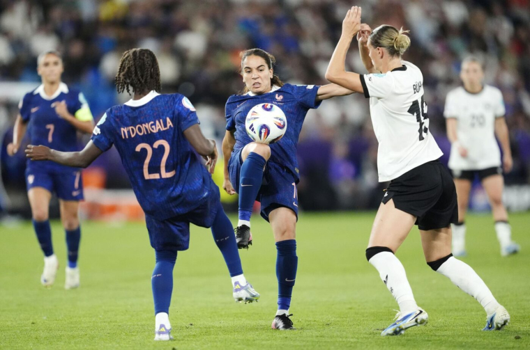 La FFF condamne les propos violents après l'élimination des Bleues