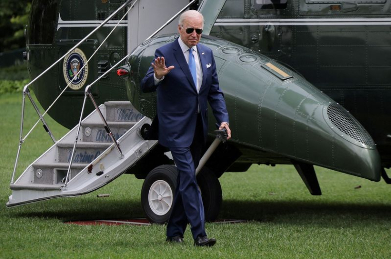 USA: BIDEN INVOQUE LE "DEFENSE PRODUCTION ACT" POUR RÉPONDRE À LA PÉNURIE DE LAIT INFANTILE
