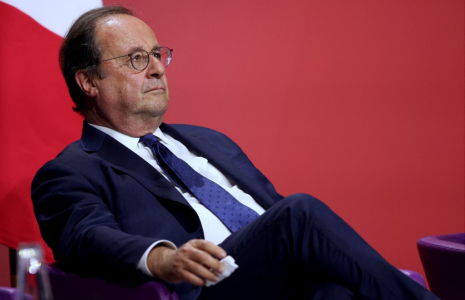 François Hollande, à Créteil, le 10 juin 2023 ( AFP / BEHROUZ MEHRI )