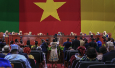Les membres du Conseil constitutionnel du Cameroun donnent lecture des résultats de l’élection présidentielle au Palais des congrès de Yaoundé, le 27 octobre 2025 ( AFP / - )