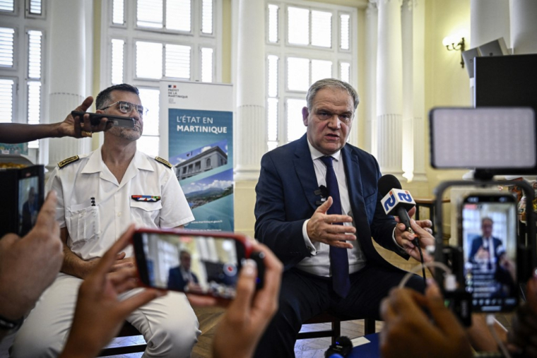 Le ministre des Outre-mer François-Noël Buffet à Fort-de-France, en Martinique, le 12 novembre 2024. ( AFP / JULIEN DE ROSA )