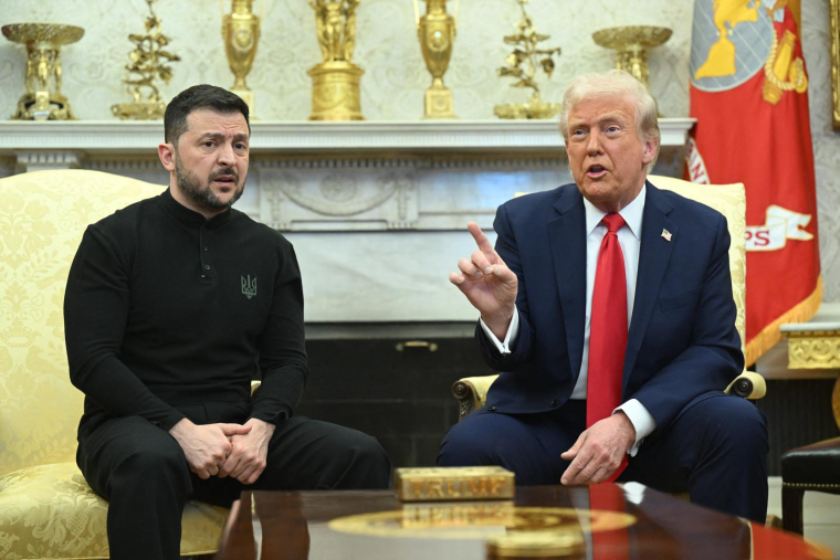 Donald Trump et Volodymyr Zelensky lors d'une rencontre dans le bureau ovale de la Maison Blanche à Washington, le 28 février 2025.  ( AFP / SAUL LOEB )