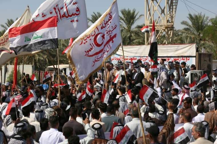 Des agriculteurs irakiens participent à une manifestation à Diwaniyah, dans le centre du pays, le 4 octobre 2025. ( AFP / Hayder INDHAR )