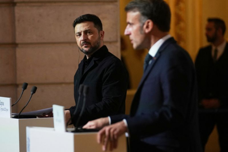 Le président ukrainien Zelenskiy rend visite à son homologue Macron à Paris