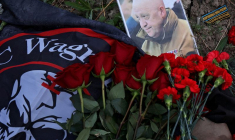 Hommages à Saint-Pétersbourg en l'honneur d'Evguéni Prigojine