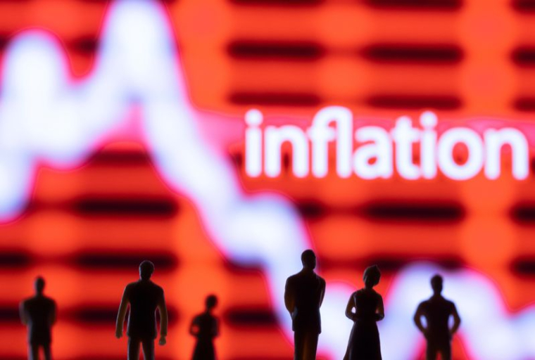 Illustration montre des figurines devant un graphique d'inflation