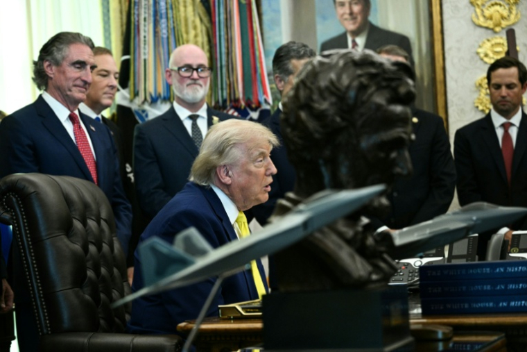 Le président américain Donald Trump dans le Bureau ovale, le 4 juin 2026 ( AFP / Brendan SMIALOWSKI )
