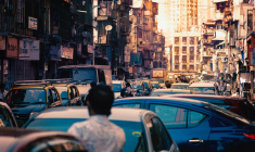 Après deux ans passés à atténuer l'impact du Covid-19 sur leur population, les pays en développement se retrouvent avec une dette accrue et sans marges de manœuvre pour répondre à cette nouvelle crise. (crédit : Adobe Stock)