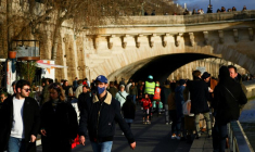 CORONAVIRUS: LE PROTOCOLE SANITAIRE ALLÉGÉ FIN FÉVRIER EN FRANCE