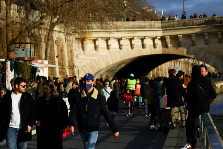 CORONAVIRUS: LE PROTOCOLE SANITAIRE ALLÉGÉ FIN FÉVRIER EN FRANCE