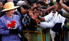 CHRONOLOGIE DE LA VIE DE LA REINE ELIZABETH II