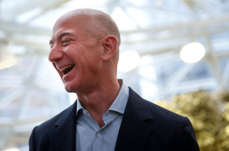 JEFF BEZOS EN TÊTE DE LA LISTE FORBES DES MILLIARDAIRES US, DONALD TRUMP RECULE