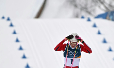 Le fondeur norvégien Johannes Klaebo, vainqueur du 50 km, sa sixième médaille d'or en six courses, aux JO de Milan Cortina, le 21 février 2026 à Lago di Tesero ( AFP / Javier SORIANO )
