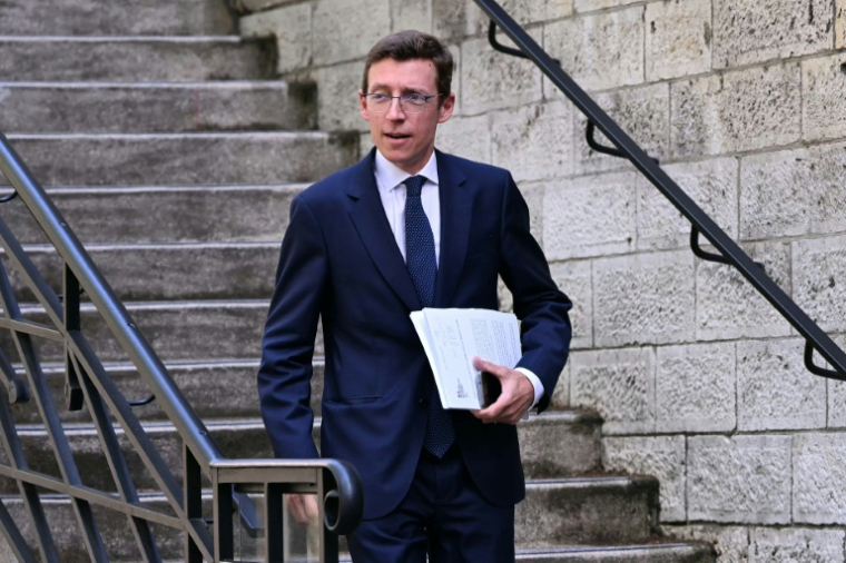 Le ministre de l'Education nationale, Edouard Geffray, arrive au lycée Arago à Paris le 25 août 2026 pour tenir une conférence de presse en vue de la rentrée scolaire 2026-2027 ( AFP / LOU BENOIST )