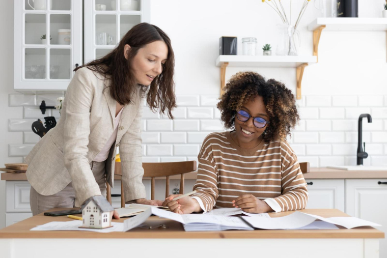 Le paiement de la taxe foncière ne suffit pas à sécuriser un bien si la succession n’a pas été correctement régularisée ( Shutterstock )