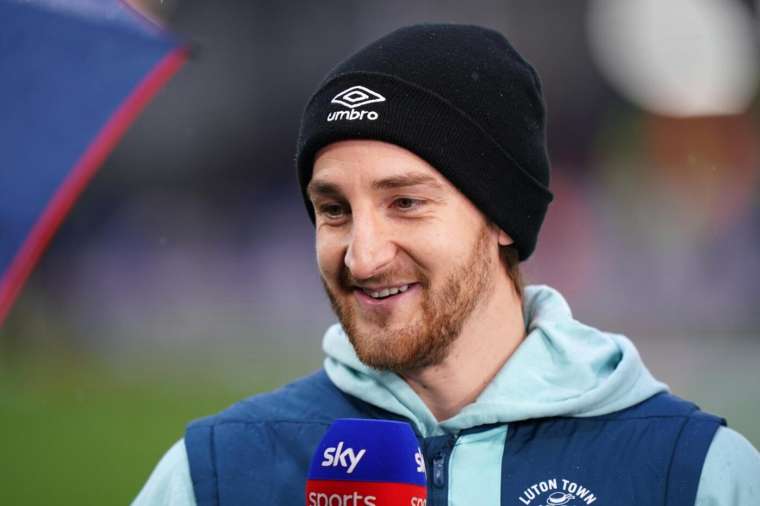 Après avoir subi un arrêt cardiaque, Tom Lockyer fait son retour en D4 anglaise anglaise