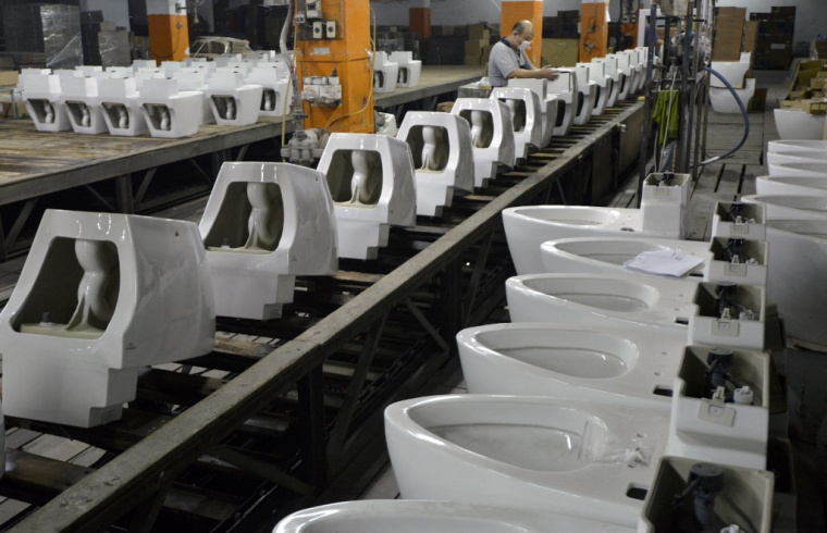 Une usine de toilettes. (illustration) ( AFP / SAM YEH )