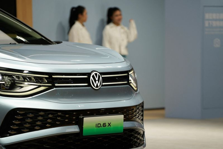 Une Volkswagen ID.6 X est présentée au salon Auto Shanghai