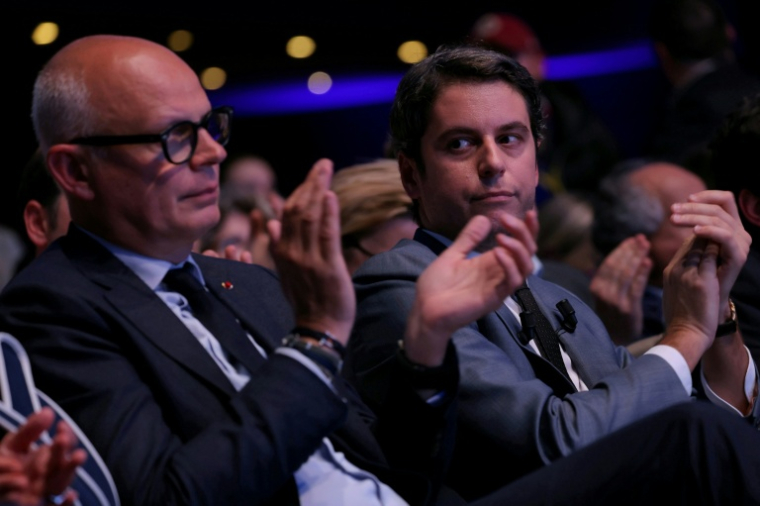 Edouard Philippe (g) et Gabriel Attal à Paris, le 7 mai 2024 ( AFP / Thomas SAMSON )