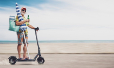 Il faut suivre certaines règles pour circuler en trottinette electrique (Crédits photo : Adobe Stock -  )