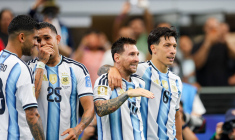 Un Messi record envoie l'Argentine en seizièmes