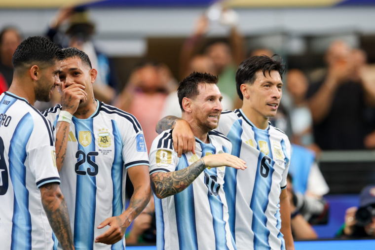 Un Messi record envoie l'Argentine en seizièmes