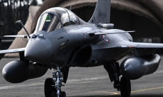 Un avion de combat Rafale. ( AFP / CHRISTOPHE ARCHAMBAULT )