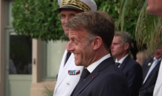 Emmanuel Macron commémore la libération de Bormes-les-Mimosas