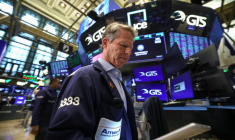 Un opérateur à la Bourse de New York le 16 avril 2026 ( AFP / TIMOTHY A. CLARY )