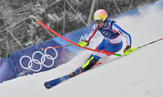 Le Français Clément Noël lors de la première manche du slalom des JO d Milan Cortina, le 16 février 2026 ( AFP / Fabrice COFFRINI )