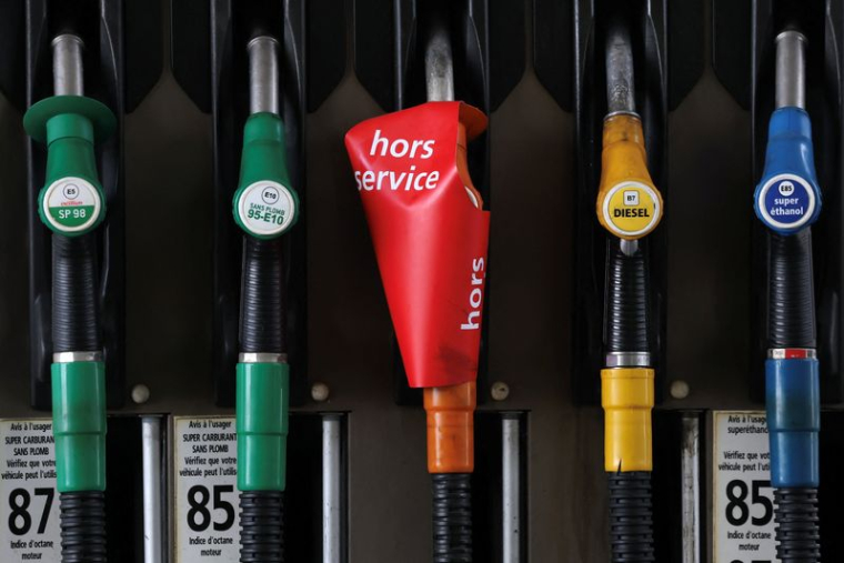 Pistolet de carburant hors service dans une station-service aux Sorinières