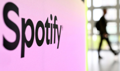 Le géant du streaming Spotify a annoncé étendre son offre d'écoute de livres audio dans plus de 180 pays, contre 22 actuellement, le format suscitant de plus en plus d'engouement. ( AFP / Kirill KUDRYAVTSEV )
