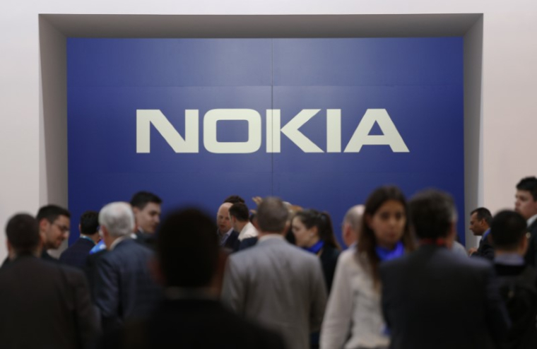 NOKIA DÉPASSE LES ATTENTES AVEC SES RÉSULTATS ET PRÉVISIONS
