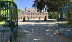 Le château de Yaucourt-Bussus date de 1633. (Crédit photo:  antoine fleitz - Wikimedia Commons)
