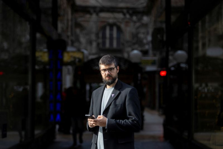 Coups, cyberattaques et menaces jettent une ombre sur la Serbie de Vucic à l'approche des élections