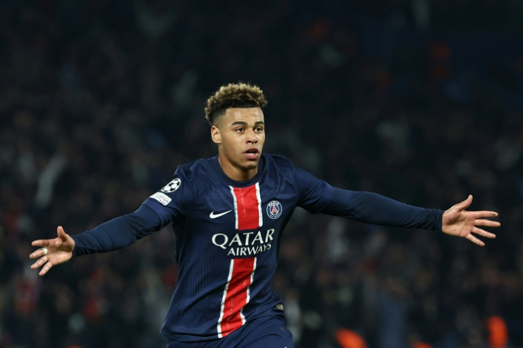 Le milieu de terrain offensif français du Paris Saint-Germain Désiré Doué après avoir inscrit le premier but de son équipe lors du quart de finale aller de Ligue des champions contre Aston Villa, à Paris, le 9 avril 2025 ( AFP / FRANCK FIFE )
