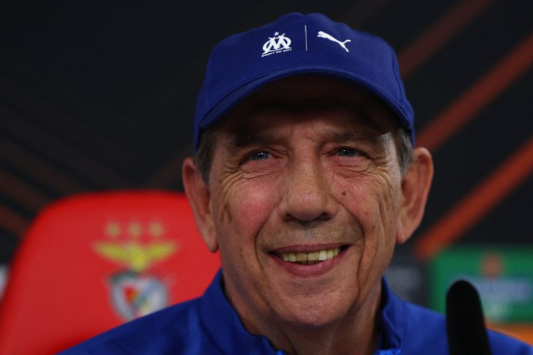 Jean-Louis Gasset, lors d'une conférence de presse à l'Estadio da Luz de Lisbonne