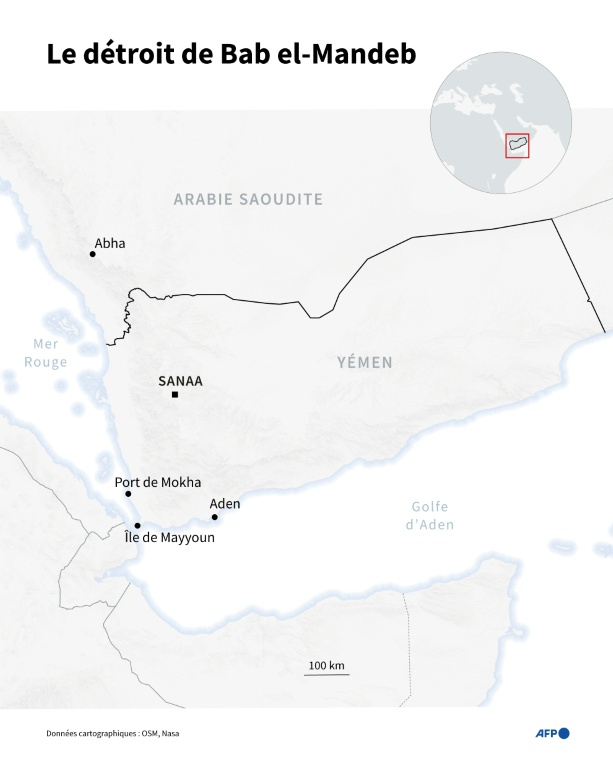Carte du Yémen et du détroit de Bab el-Mandeb situant l'île de Mayyoun, le port de Mokha, le port d'Aden et la ville saoudienne d'Abha ( AFP / Paz PIZARRO )
