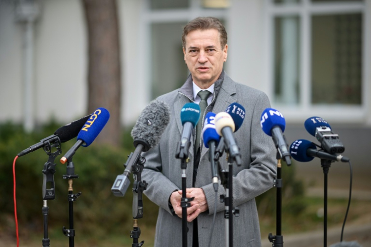 Le Premier ministre slovène Robert Golob fait une déclaration à la presse après avoir voté aux élections législatives à Ljubljana, le 22 mars 2026 ( AFP / Jure Makovec )