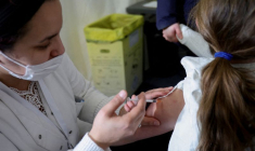 LA HAS PRÔNE UN RAPPEL VACCINAL À 3 MOIS FACE À OMICRON