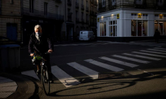 FRANCE: LE GOUVERNEMENT FREINE AVANT DE DÉCIDER UN ÉVENTUEL RECONFINEMENT