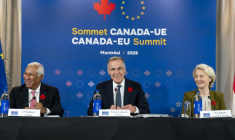 ((g-d) Le président du Conseil européen Antonio Costa, le Premier ministre canadien Mark Carney et la présidente de la Commission européenne Ursula von der Leyen lors du 21e sommet UE-Canada, à Montréal, le 29 octobre 2026 au Canada ( POOL / Christopher Katsarov )