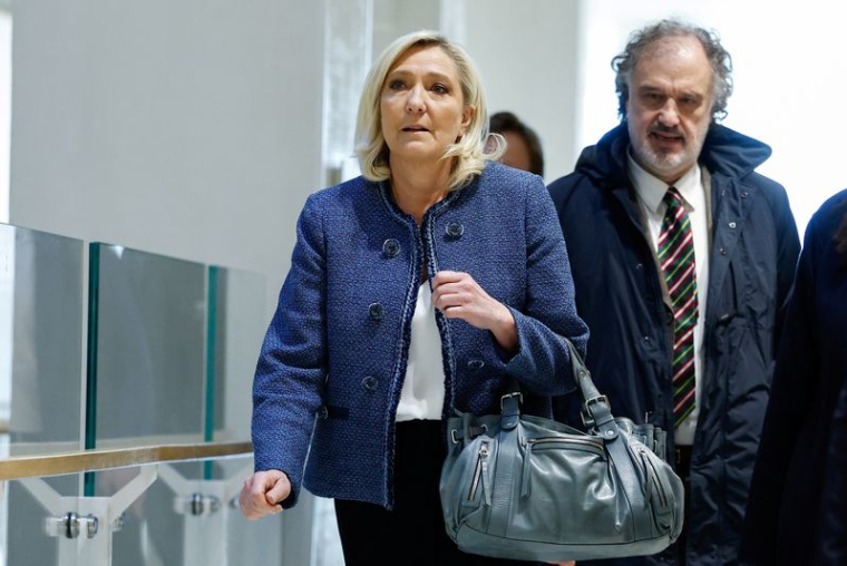 Verdict du procès concernant les accusations de détournement de fonds de l'UE par la dirigeante d'extrême droite française Marine Le Pen et le parti RN, à Paris