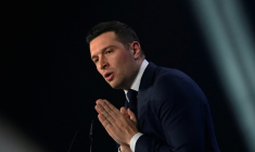 Le président du Rassemblement national (RN), Jordan Bardella, lors d'un meeting de campagne en soutien à Julien Sanchez, candidat du RN à la mairie de Nîmes, le 3 mars 2026 à Nîmes, dans le Gard ( AFP / Sylvain THOMAS )