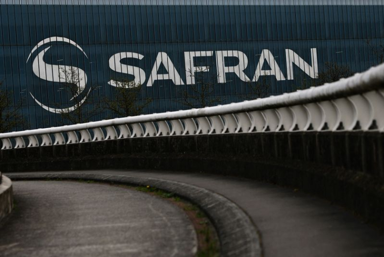 Le logo du groupe aéronautique français Safran est visible au siège de Safran Engineering Services à Blagnac