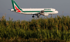 LES CANDIDATS À LA REPRISE D'ALITALIA NE SE BOUSCULENT PAS