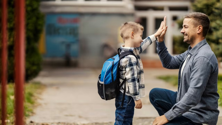 L’assurance scolaire couvre les dommages causés ou subis par l’enfant pendant le temps scolaire, avec au minimum la responsabilité civile et la garantie corporelle individuelle. (Crédit photo: © dusanpetkovic1 - stock.adobe.com)