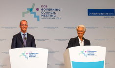 Klaas Knot, membre du Conseil des gouverneurs de la BCE (ici en compagnie de Christine Lagarde), a évoqué une possible hausse des taux en décembre. (© ECB/Dirk Claus)