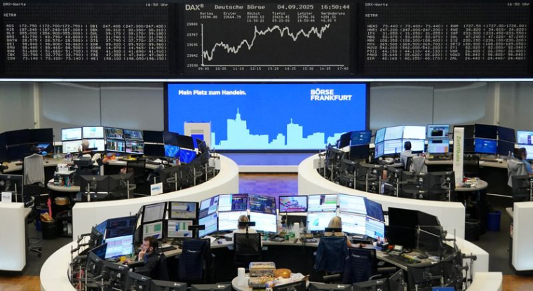 L'indice boursier allemand DAX est photographié à la bourse de Francfort
